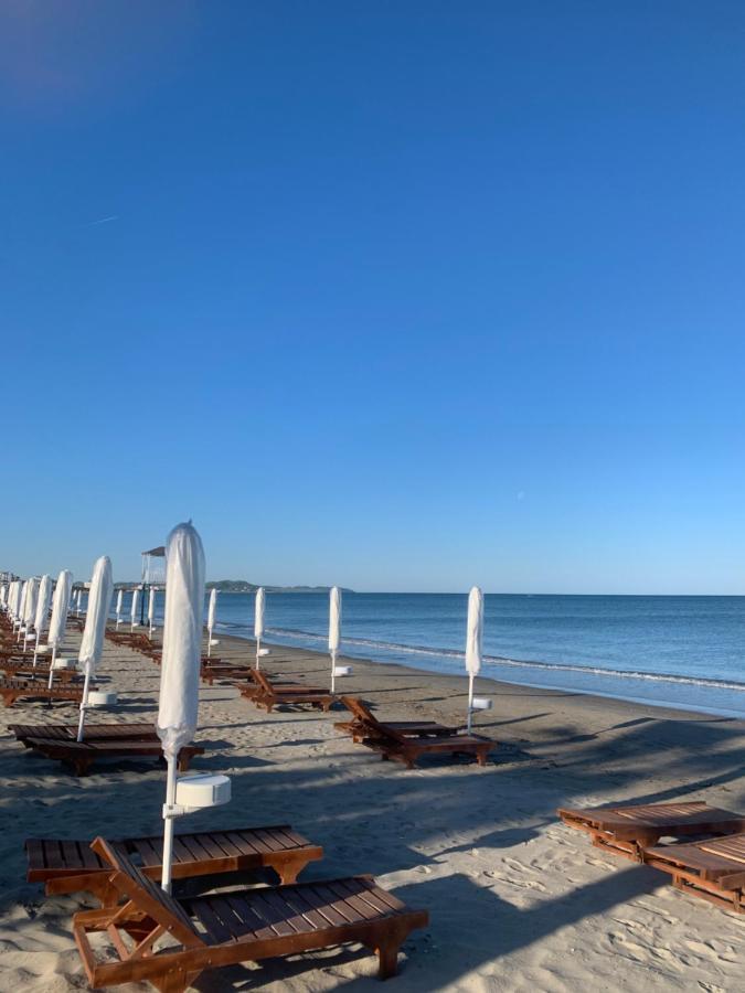 Gazi'S Apartament For Rent Golem  Bagian luar foto